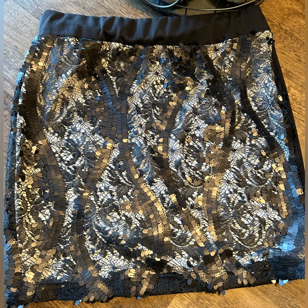 Lace skirt